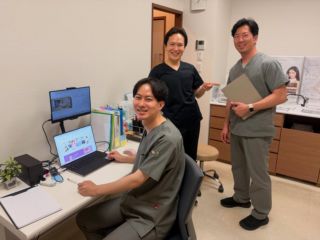 岐阜院で3人揃っての勤務は今後ほぼなくなってしまいますが、これからも皆で研鑽を積んで地域医療に微力ながら貢献したいと決意を固めました！
 #形成外科 #美容外科 #ぎふスキンケアクリニック